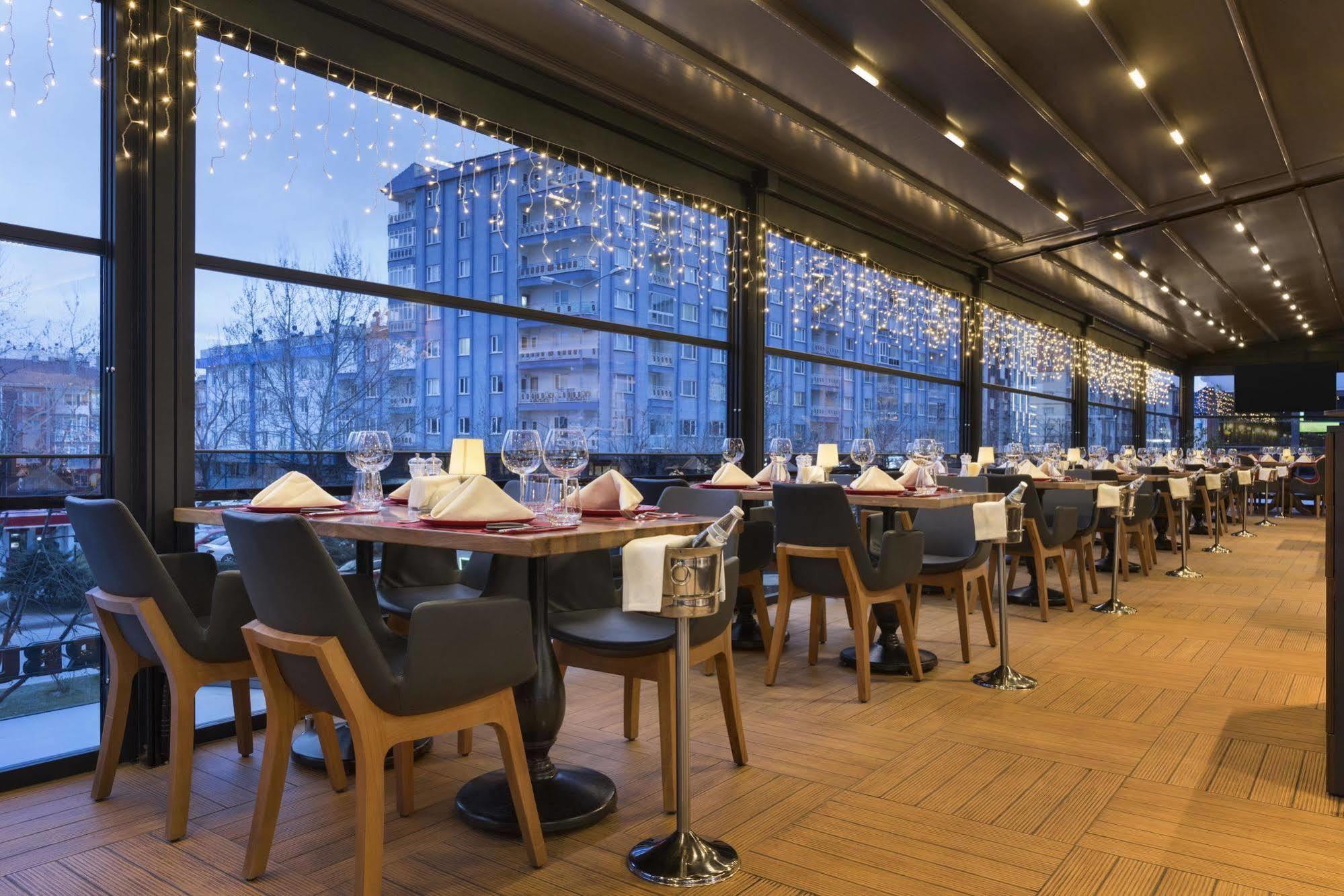 Ramada Encore Eskişehir Exterior foto